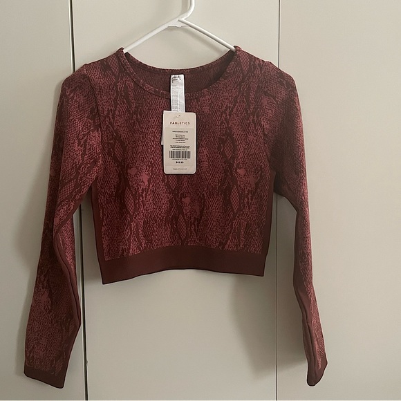 NWT Fabletics athletic long sleeve - Picture 3 of 4